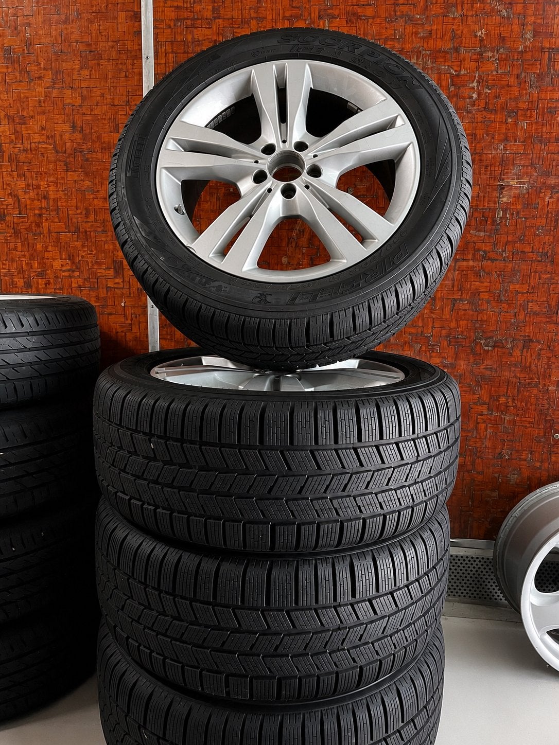 Mercedes GLE/ML 19" Licht Metaal winter Pirelli M+S Banden7m, Auto-onderdelen, Banden en Velgen, 19 inch, Gebruikt, 255 mm, Banden en Velgen