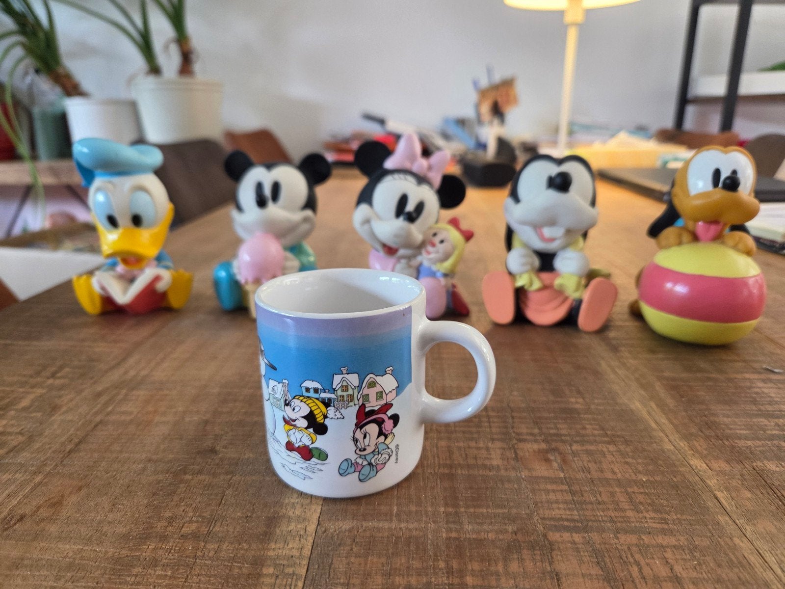 Disney beeldjes en mok -, Verzamelen, Disney, Ophalen of Verzenden, Mickey Mouse, Zo goed als nieuw, Beeldje of Figuurtje