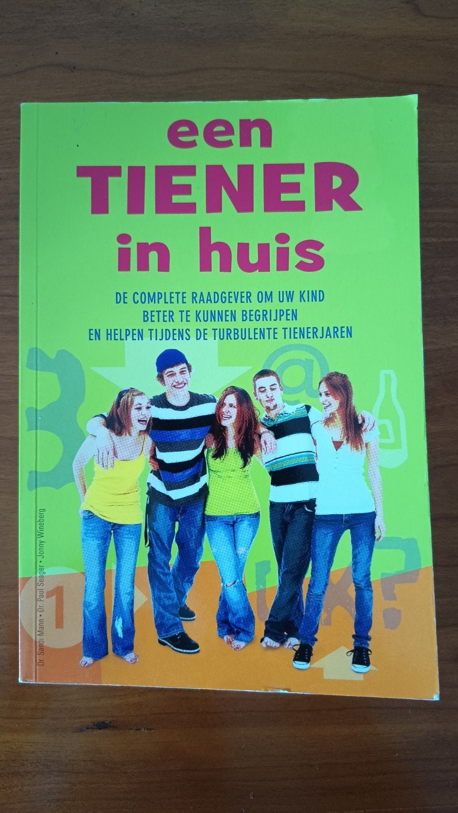 Een tiener in huis, Ophalen of Verzenden, Zo goed als nieuw