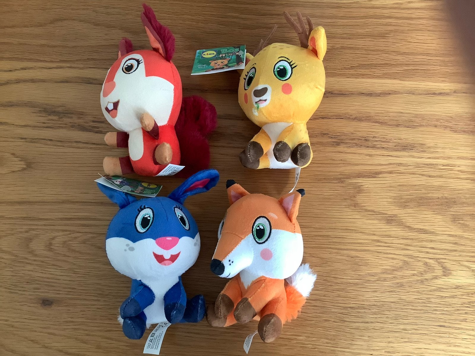 4 knuffels: eekhoorn, hert, konijn en vos lidl bosmini, Oranje, Ophalen of Verzenden, Met label, Klein (minder dan 20 cm)
