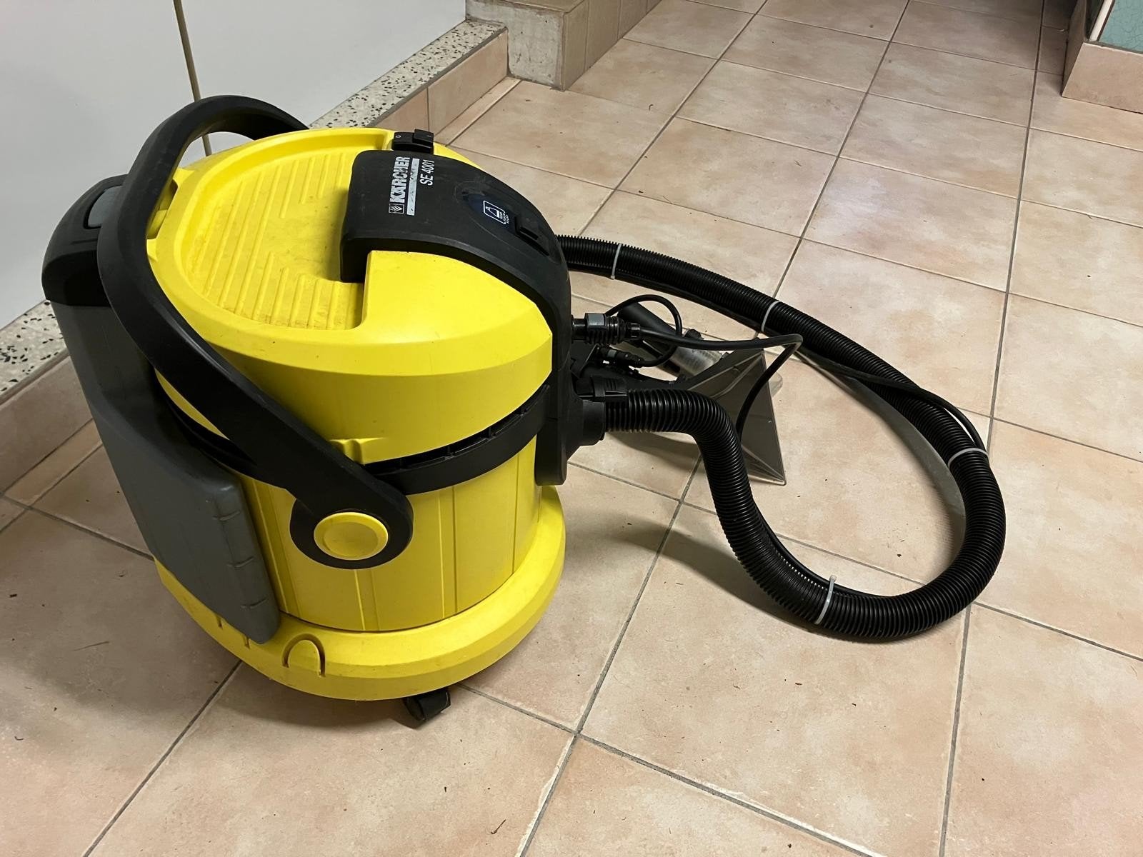 Karcher SE 4001 tapijtreiniger, Doe-het-zelf en Verbouw, Ophalen