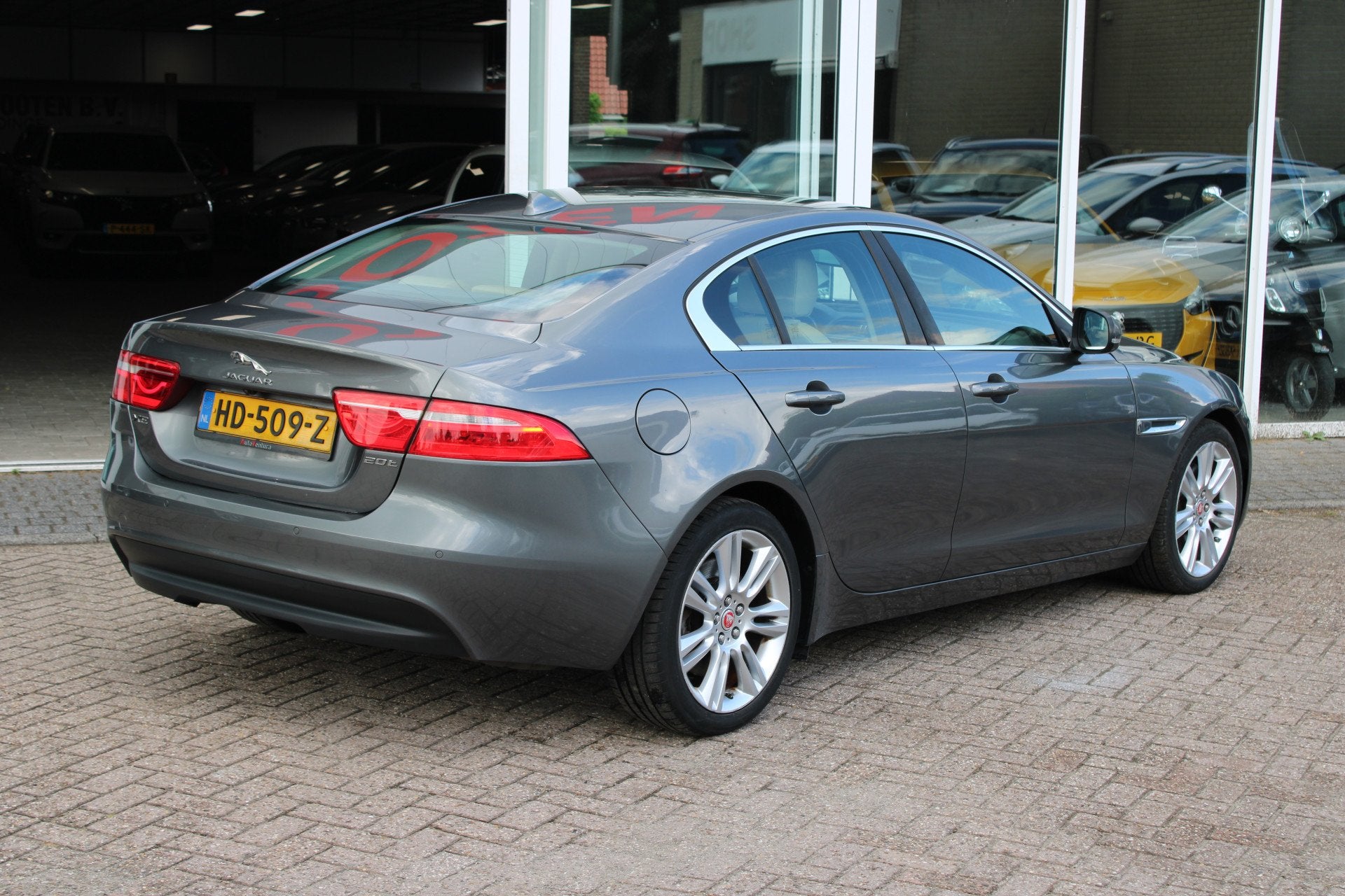 Jaguar XE 2.0 Portfolio//Navi//Camera//Automaat!, Achterwielaandrijving, 4 cilinders, XE, Sedan