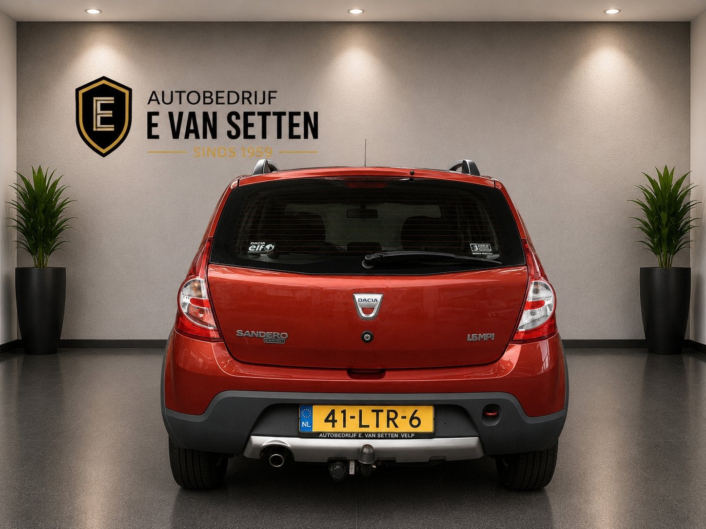 Dacia Sandero 1.6 Stepway Trekhaak, 4 cilinders, 1070 kg, Origineel Nederlands, Bedrijf