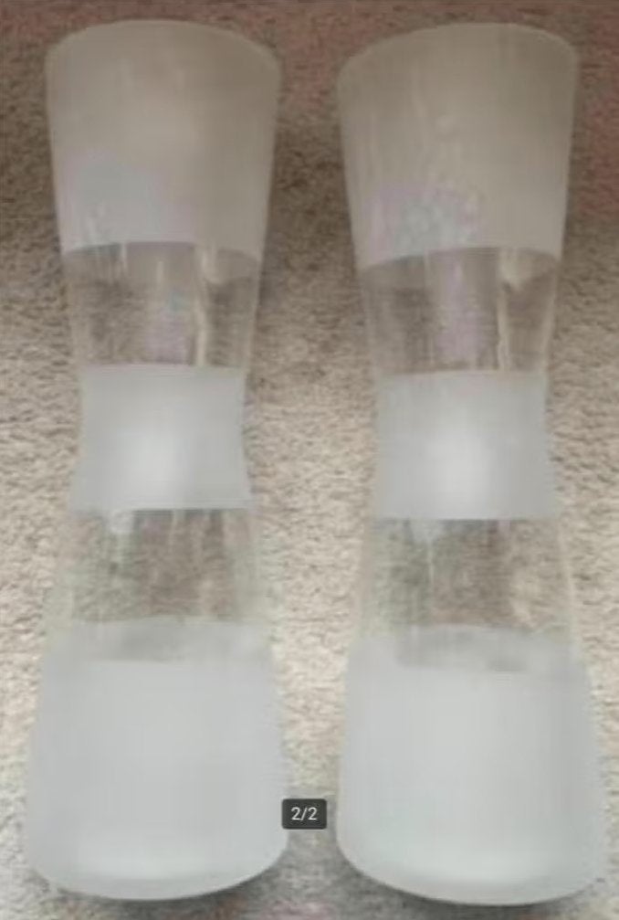 2x hoge 'gestreepte' vaas, helder mat glas; Ikea; 37 cm hoog, Ophalen of Verzenden, Zo goed als nieuw, Glas