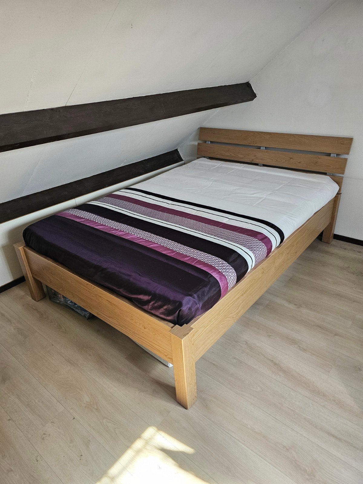 Nieuw tweepersoonsbed met nieuw matras., Ophalen, Bruin, Tweepersoons, 140 cm