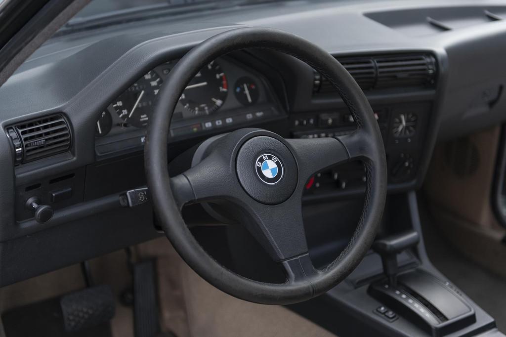 BMW 3-serie 318i I E30 I Klapramen I BBS I Malachitegroen, Automaat, Gebruikt, Beige, 4 cilinders