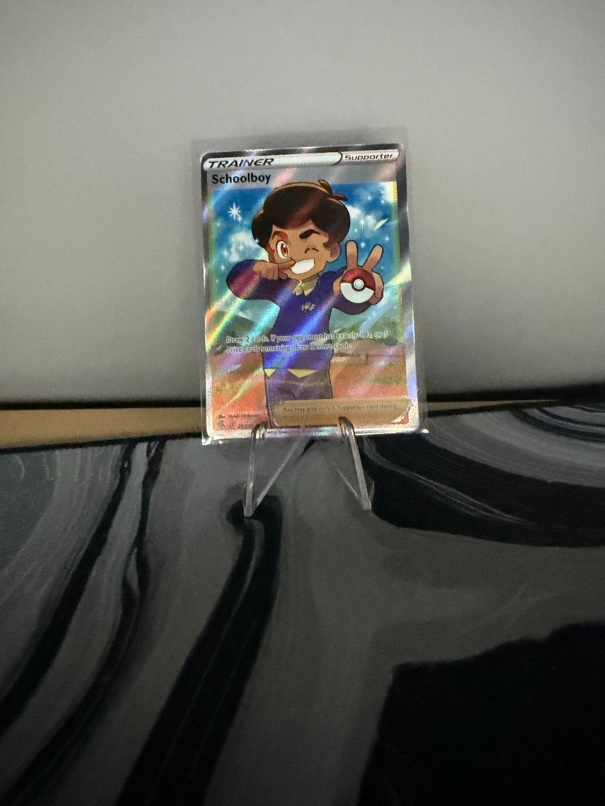 Pokémon TCG: Schoolboy Full Art Trainer Kaart, Hobby en Vrije tijd, Verzamelkaartspellen | Pokémon, Ophalen of Verzenden, Zo goed als nieuw