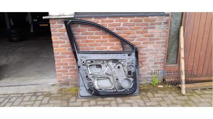 Portier 4Deurs links-voor van een Renault Scenic (NV676), Gebruikt, -, -, Ophalen of Verzenden