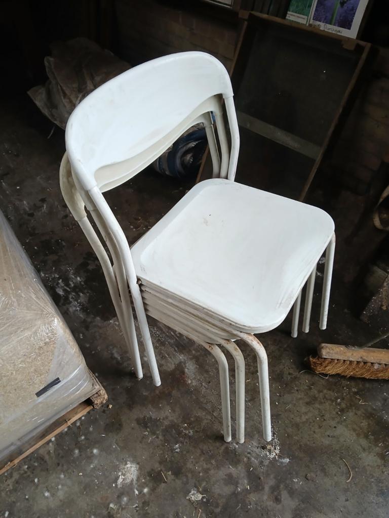 4 stapel stoelen, Huis en Inrichting, Stoelen, Ophalen