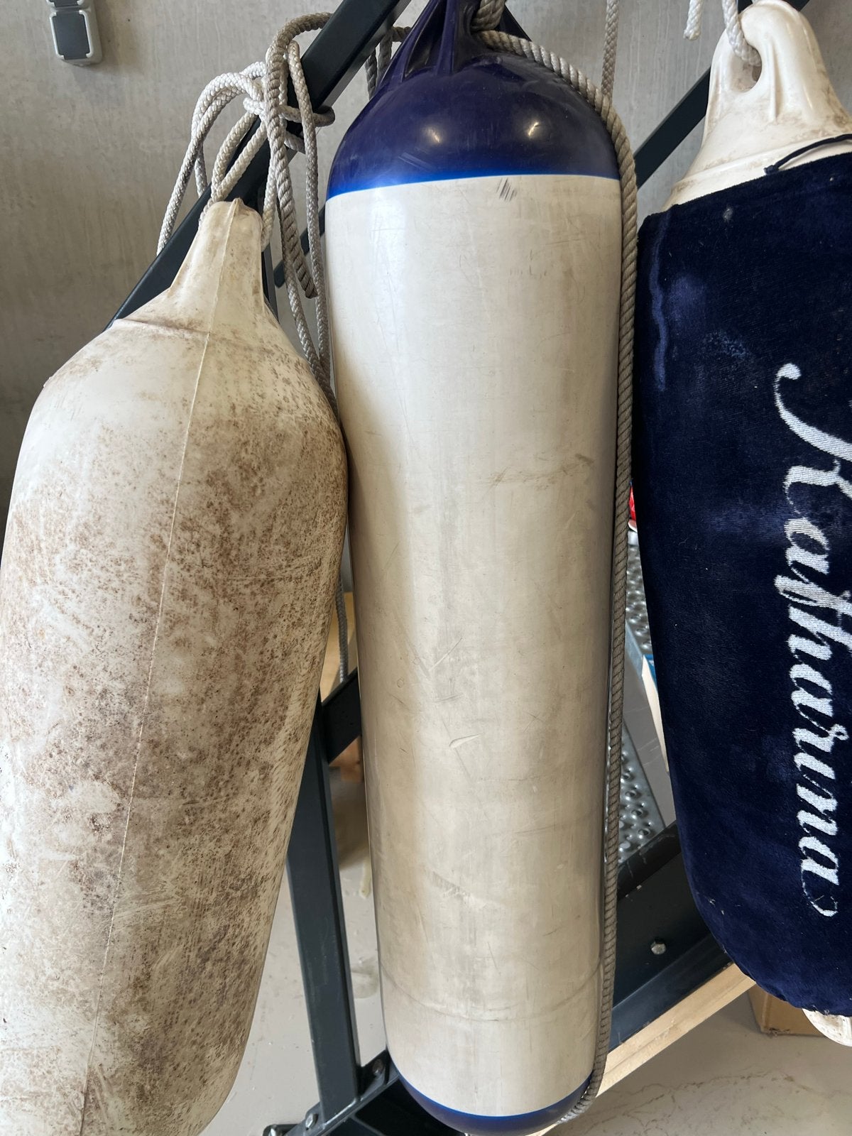 5 gebruikte fenders/stootwillen (4x type 2385), Watersport en Boten, Ophalen, Gebruikt, Overige typen