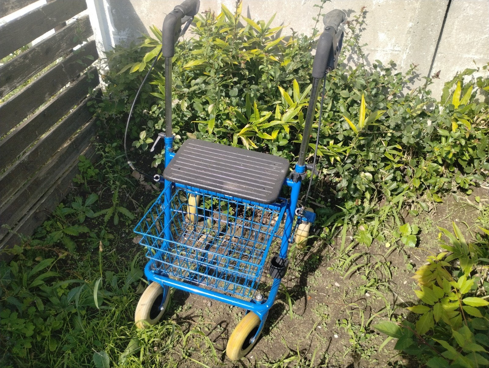 Rollator, Diversen, Ophalen, Lichtgewicht, Zo goed als nieuw