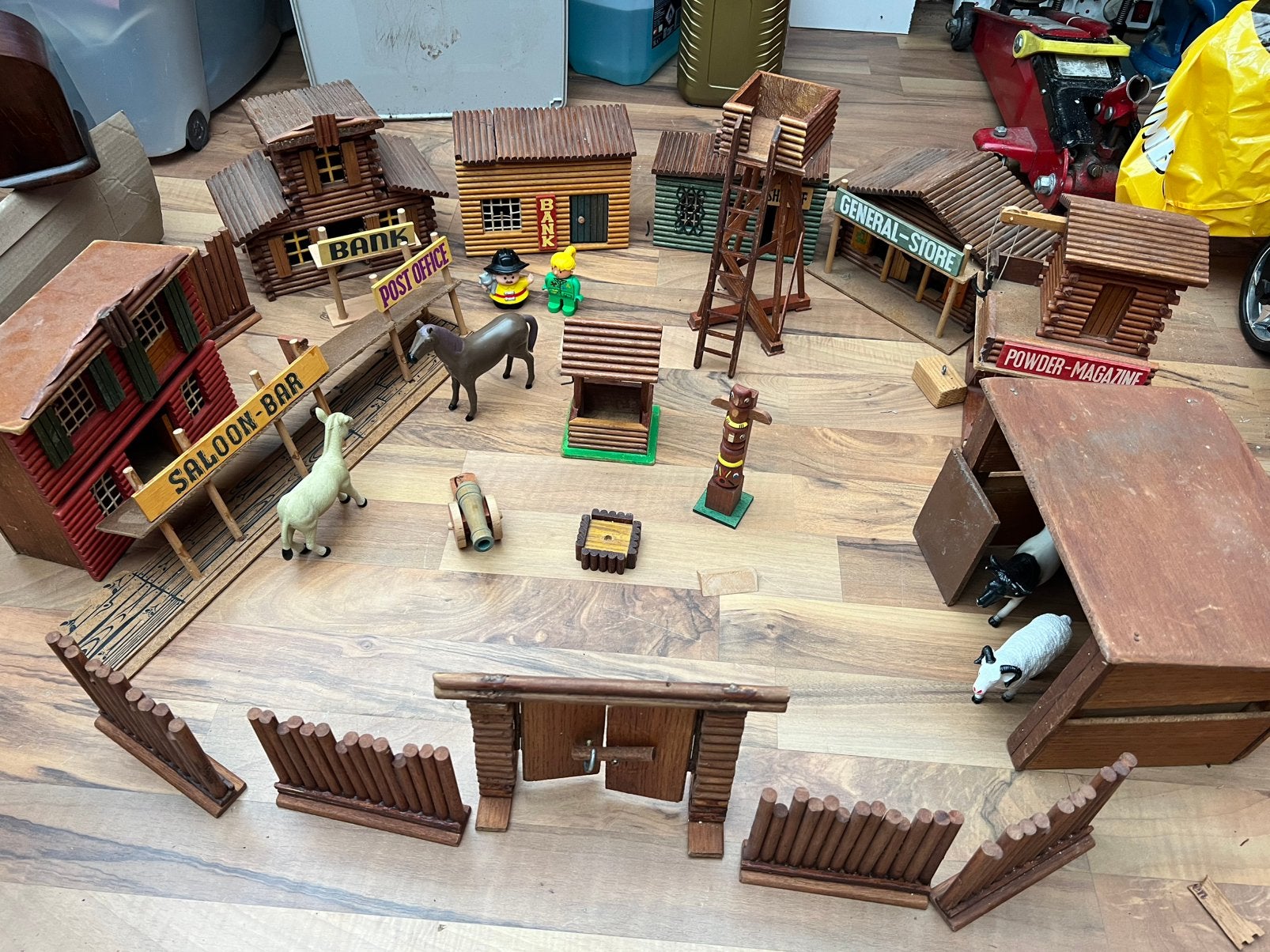 Houten speelgoed western set, Ophalen of Verzenden, Zo goed als nieuw, Poppenhuis