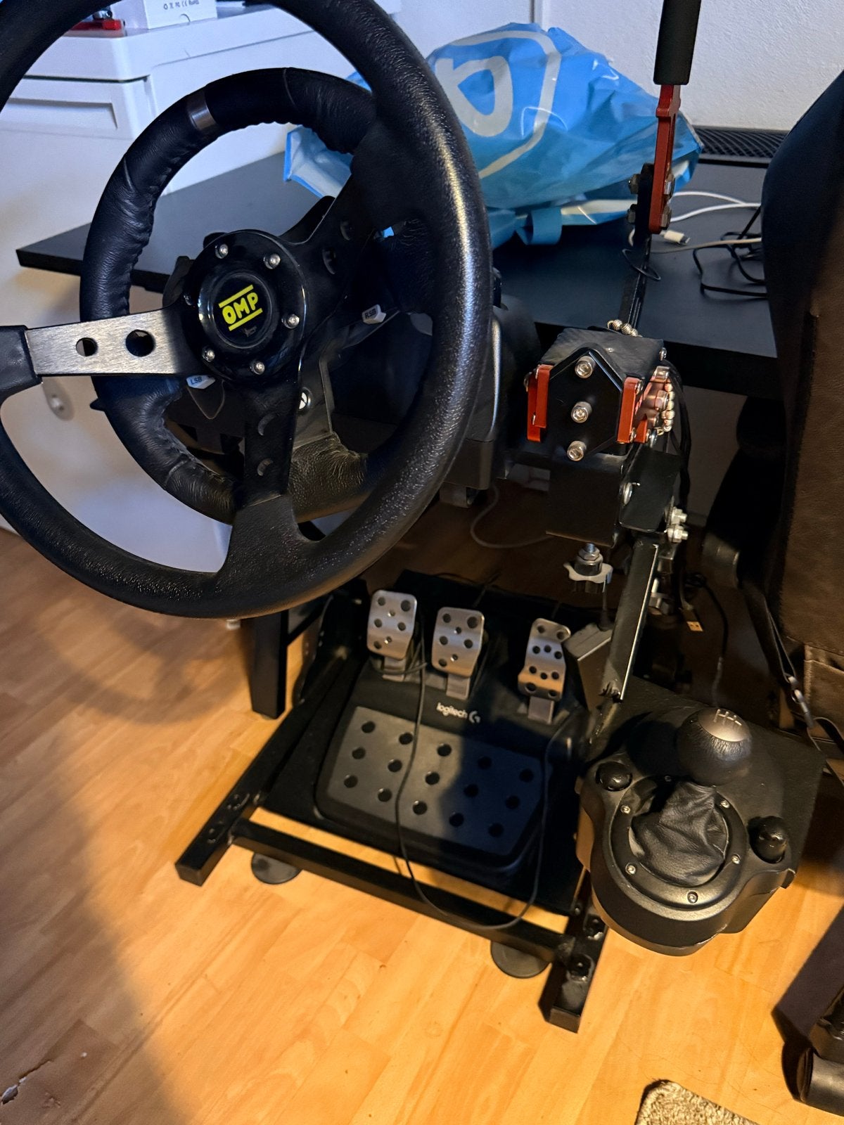 Logitech G29 racestuur met pedalen en versnellingspook, Ophalen, Gebruikt