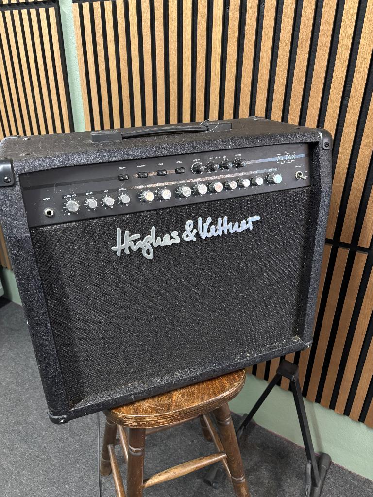 Hughes & Kettner Attax 100, Muziek en Instrumenten, Ophalen, Zo goed als nieuw, Gitaar, 100 watt of meer
