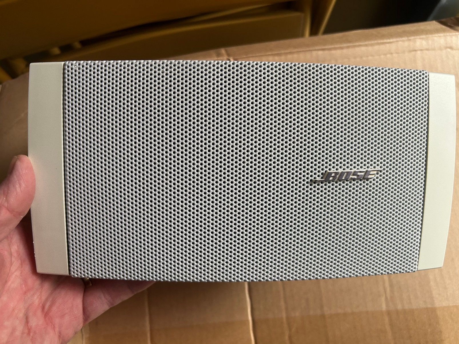 Bose Luidsprekerset Wit met beugels. Stuur ook op!, Audio, Tv en Foto, Ophalen of Verzenden, Zo goed als nieuw, Minder dan 60 watt