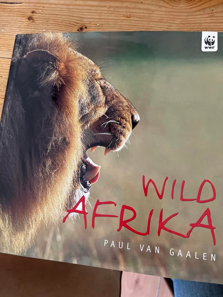 WWF Wild Afrika Boek - Paul van Gaalen, Ophalen of Verzenden, Zo goed als nieuw, Natuur algemeen