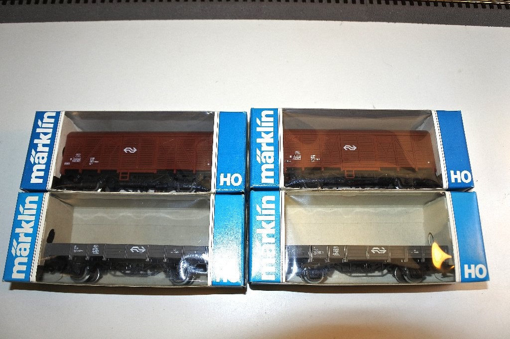 4 marklin ns wagons. 4402 en 4433, Hobby en Vrije tijd, Modeltreinen | H0, Wisselstroom, Wagon, Ophalen of Verzenden, Märklin