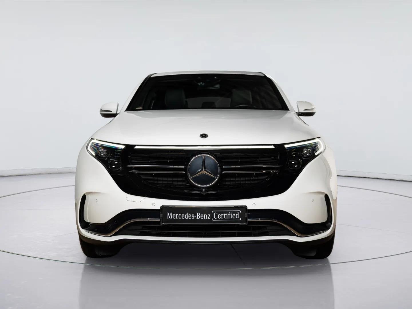 Mercedes-Benz EQC 400 4MATIC AMG Line 80 kWh | Trekhaak, Automaat, 80 kWh, Leder en Stof, Wit