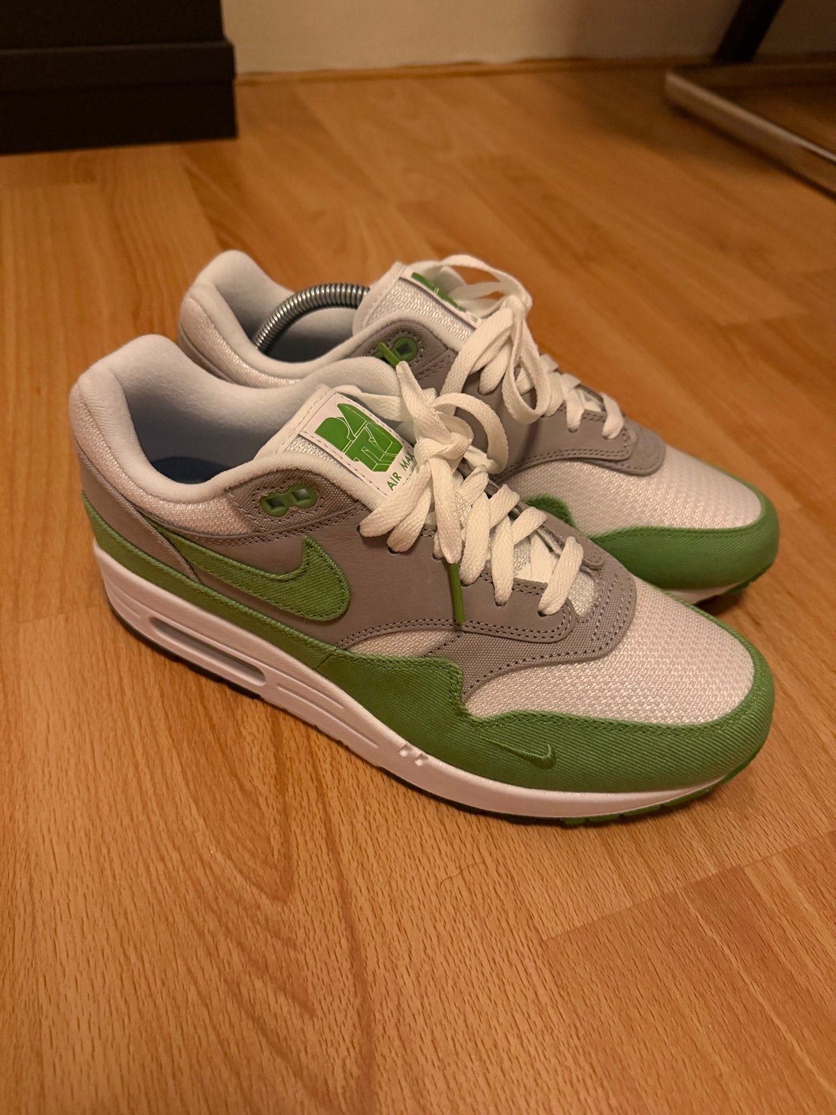 Nike Air Max 1 x Patta 20th Anniversary “Chlorophyll” (42), Ophalen of Verzenden, Nieuw, Overige kleuren, Sneakers of Gympen