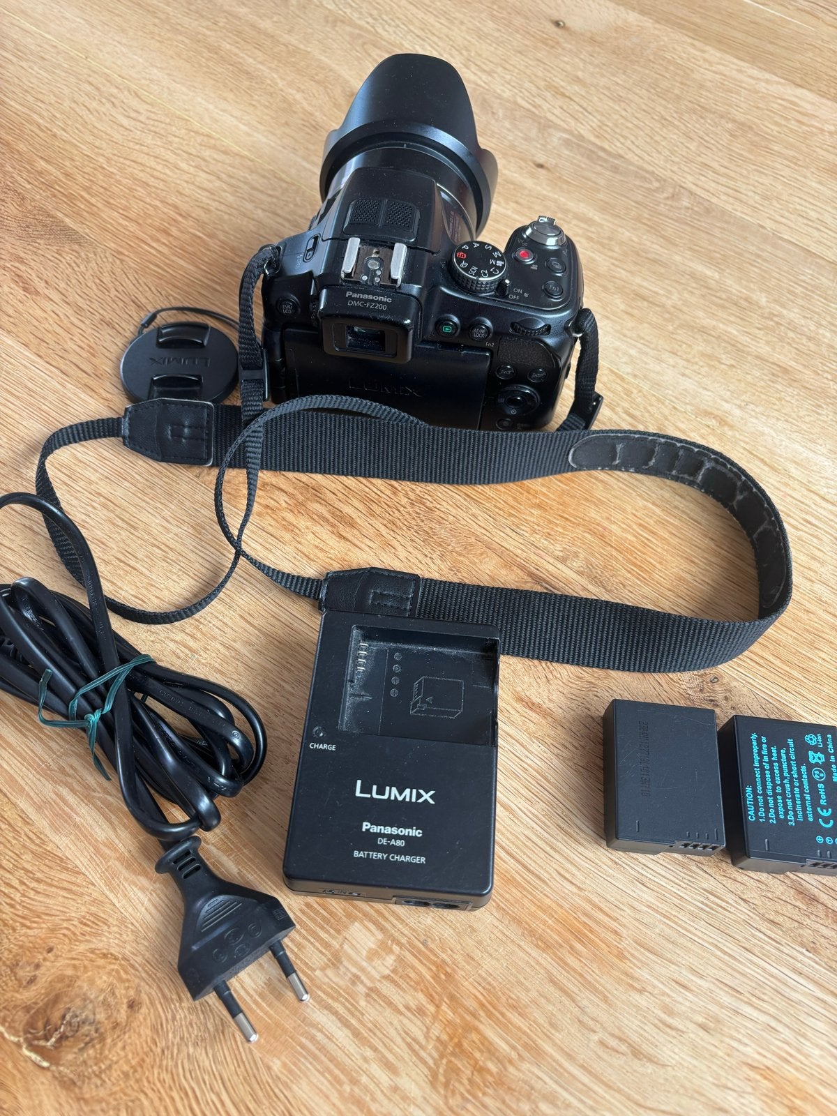Panasonic Lumix DMC-FZ200 Bridgecamera met accessoires, Audio, Tv en Foto, Fotocamera's Digitaal, Gebruikt, Panasonic, 12 megapixels