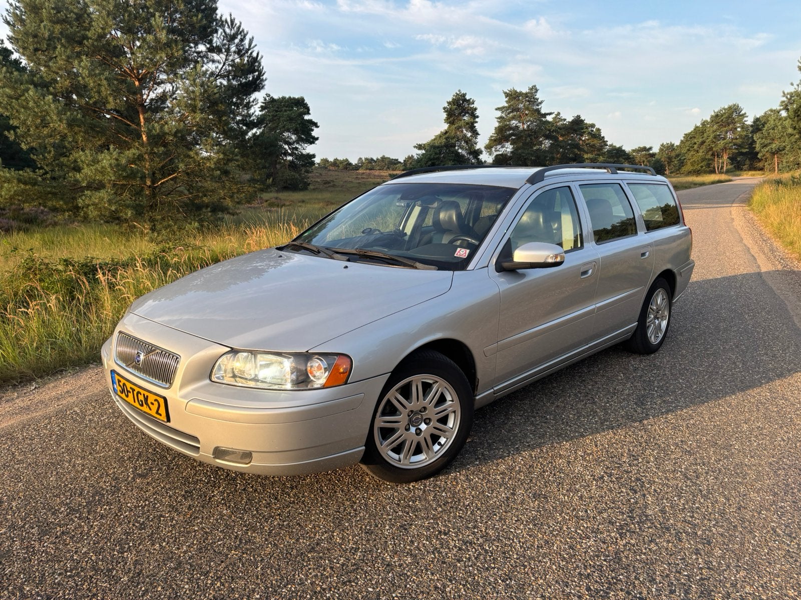 Volvo V70 Momentum 2.4D 225PK 2006 | Zeer goed onderhouden, Auto's, Voorwielaandrijving, 15 km/l, 1800 kg, Zwart