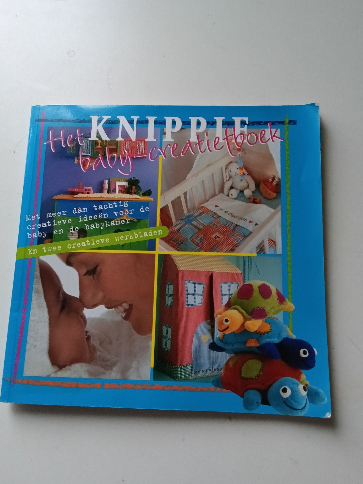 Het Knippie baby-creatiefboek, Ophalen of Verzenden, Gelezen
