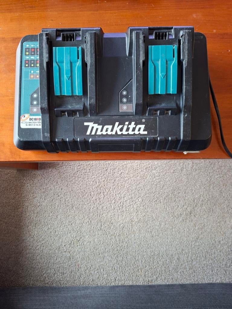 Makita DC18RD Dubbel snel lader, Ophalen, Zo goed als nieuw