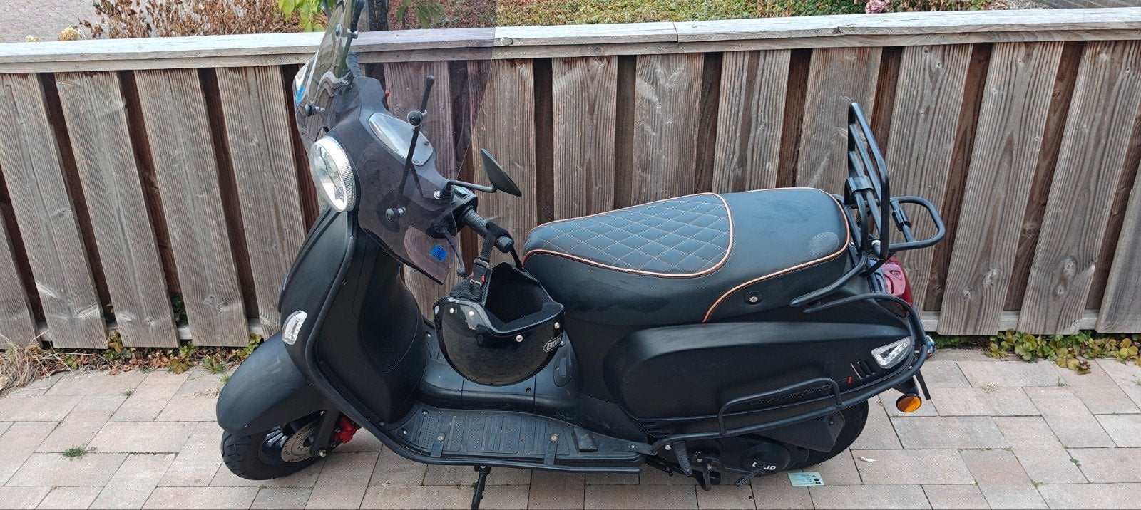 DJJD Scooter - Goede staat, nieuwe accu, windscherm, Fietsen en Brommers, Ophalen, Gebruikt, Benzine, Overige merken