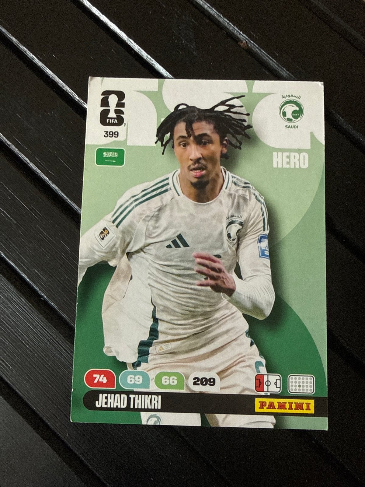Panini FIFA 399 Jehad Thikri Saudi Hero Speelkaart, Ophalen of Verzenden, Zo goed als nieuw, Speelkaart(en)