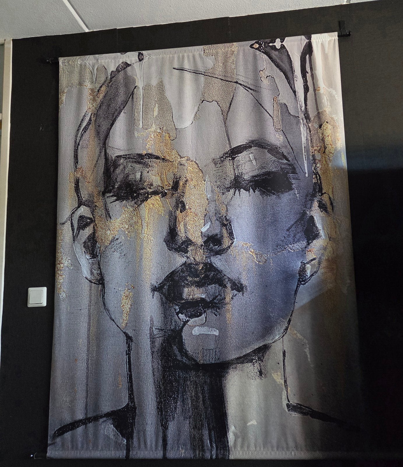 Wandkleed met abstract portret - Modern en stijlvol, Ophalen, Zo goed als nieuw, Met ophangsysteem, Grijs