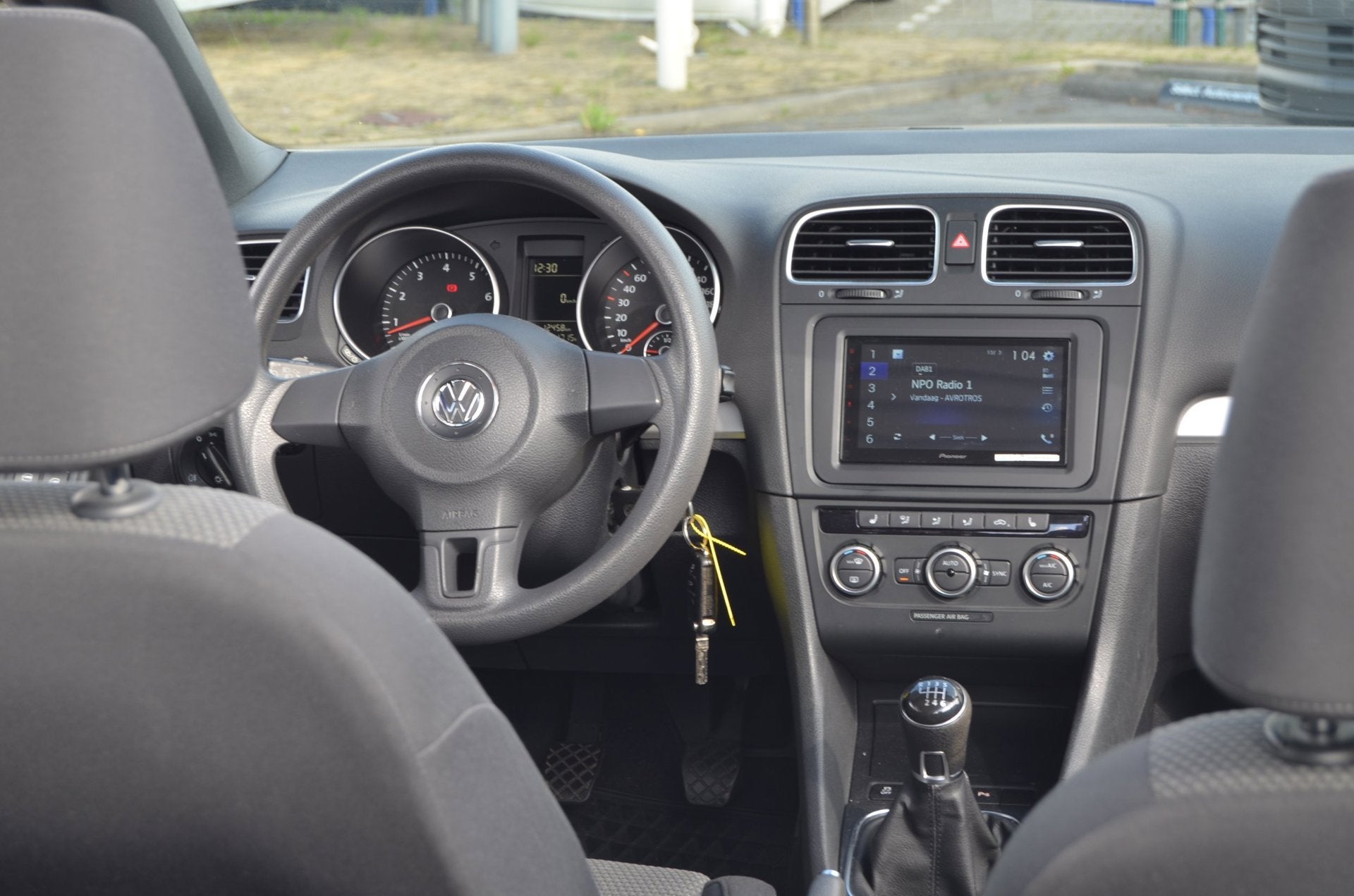 Foto 2 van Volkswagen Golf Cabriolet 1.2 TSI BlueMotion|STOELVERW.|CARP