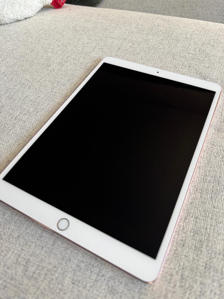 iPad Pro Wifi + Cellular, Rose Goud, Gebruikt, 11 inch, Ophalen of Verzenden