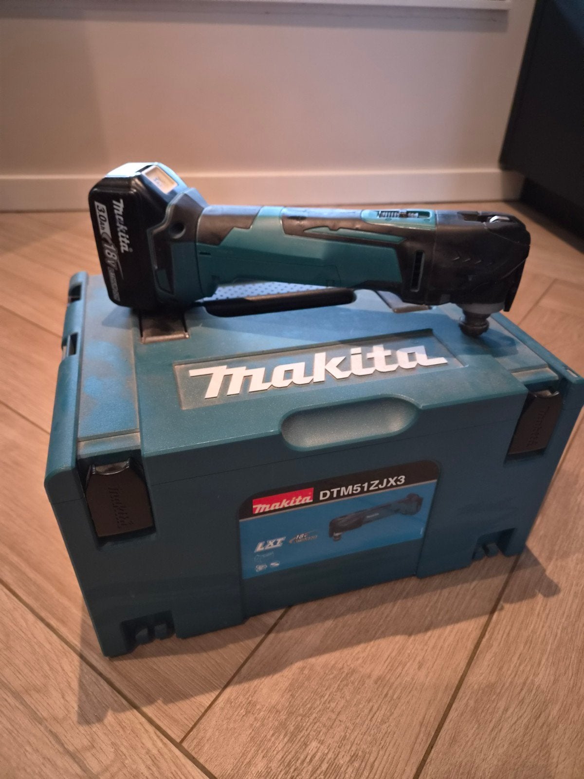 Makita DTM51ZJX3 Multitool 18V LXT  (INCL. 3AH ACCU!!!), Ophalen of Verzenden, Gebruikt