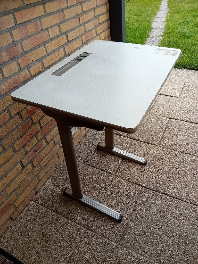 Schoolbankje, Ophalen