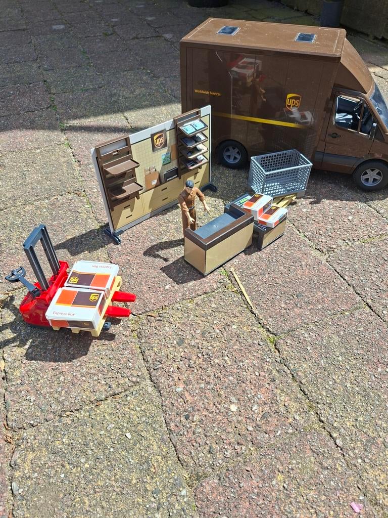 Bruder UPS set met bus, figuur en accessoires, Ophalen of Verzenden, Gebruikt