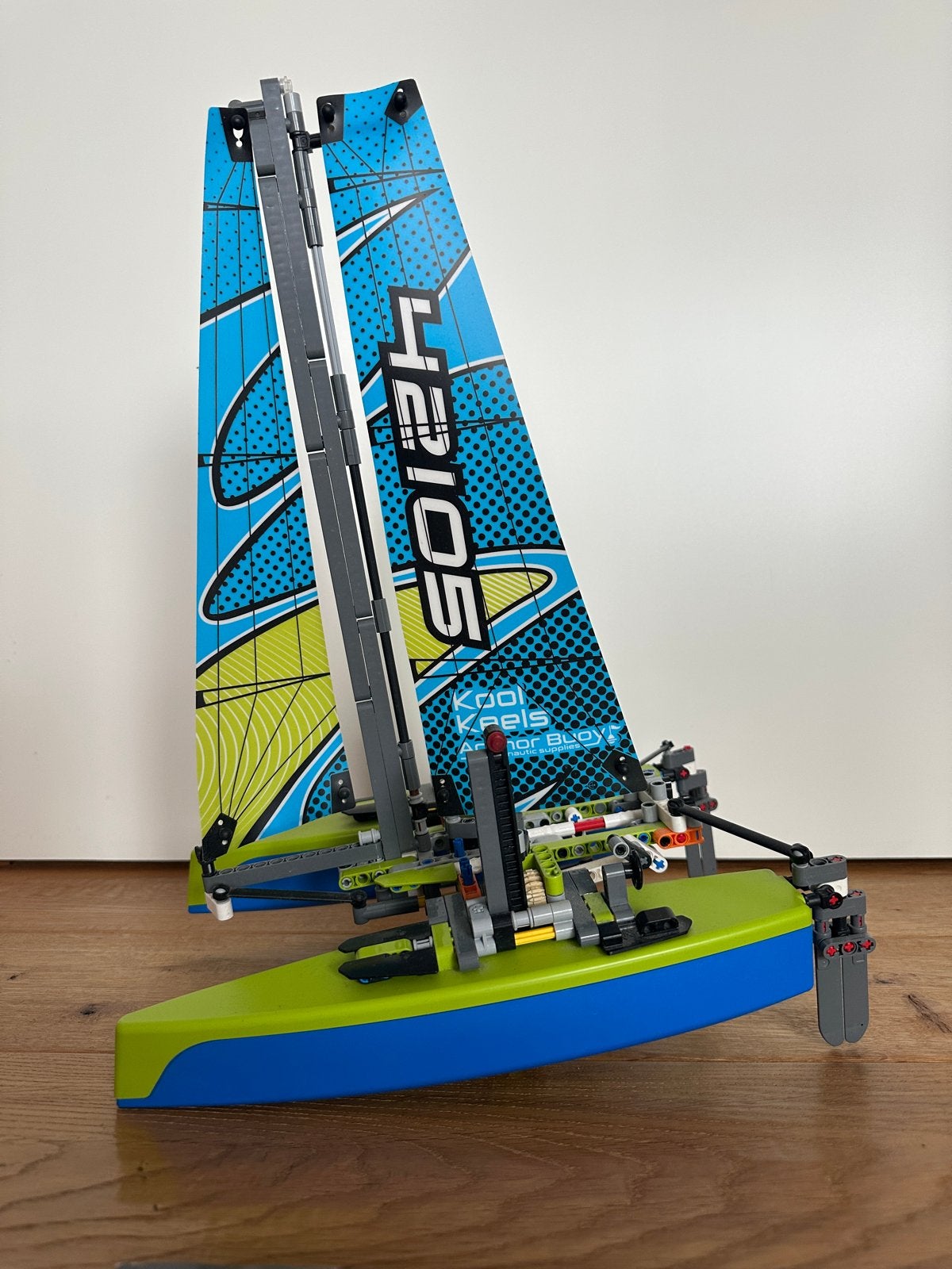 Lego Technic 42105 Catamaran - Zo goed als nieuw, Ophalen of Verzenden, Zo goed als nieuw