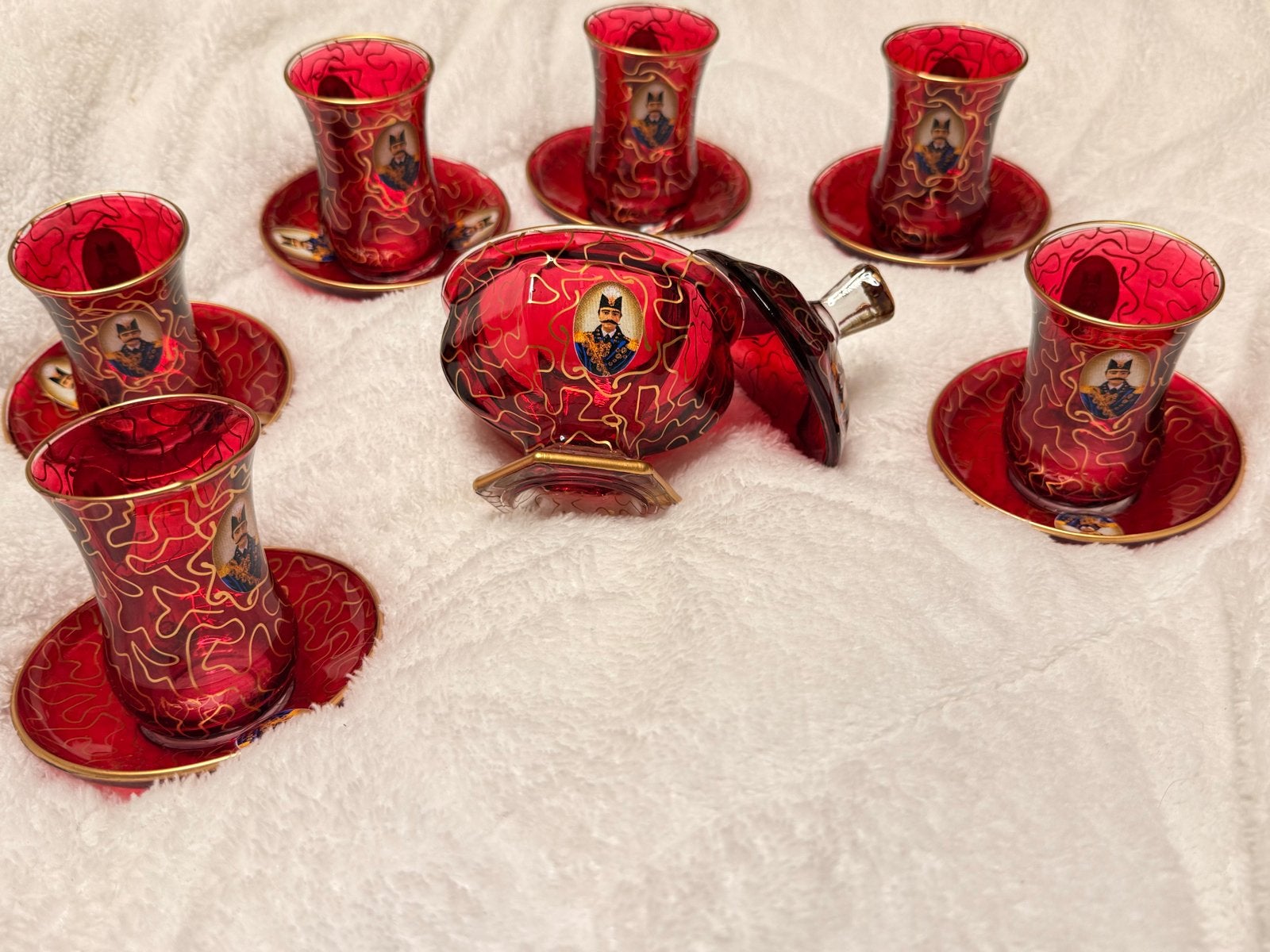 Prachtig Kaveh servies, Verzenden