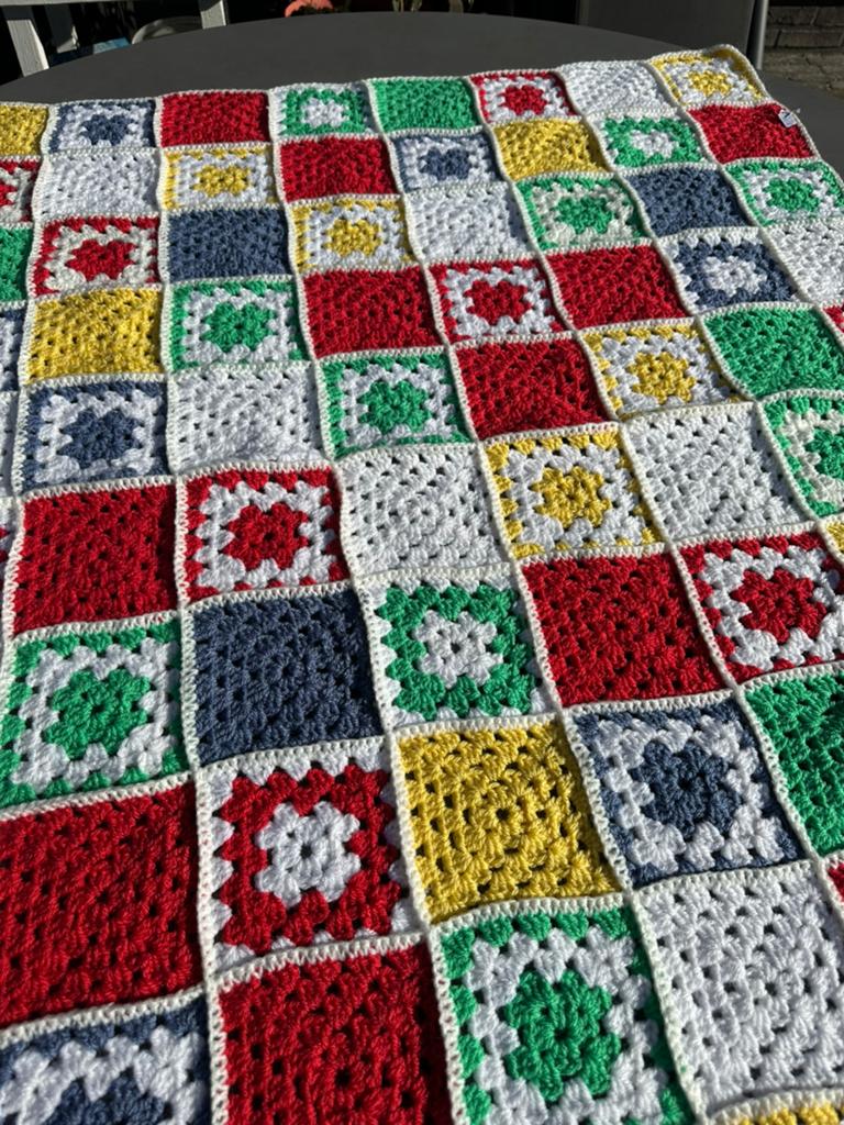 Rood/wit/groen/blauw/gele granny square woondeken, Verzenden, Nieuw