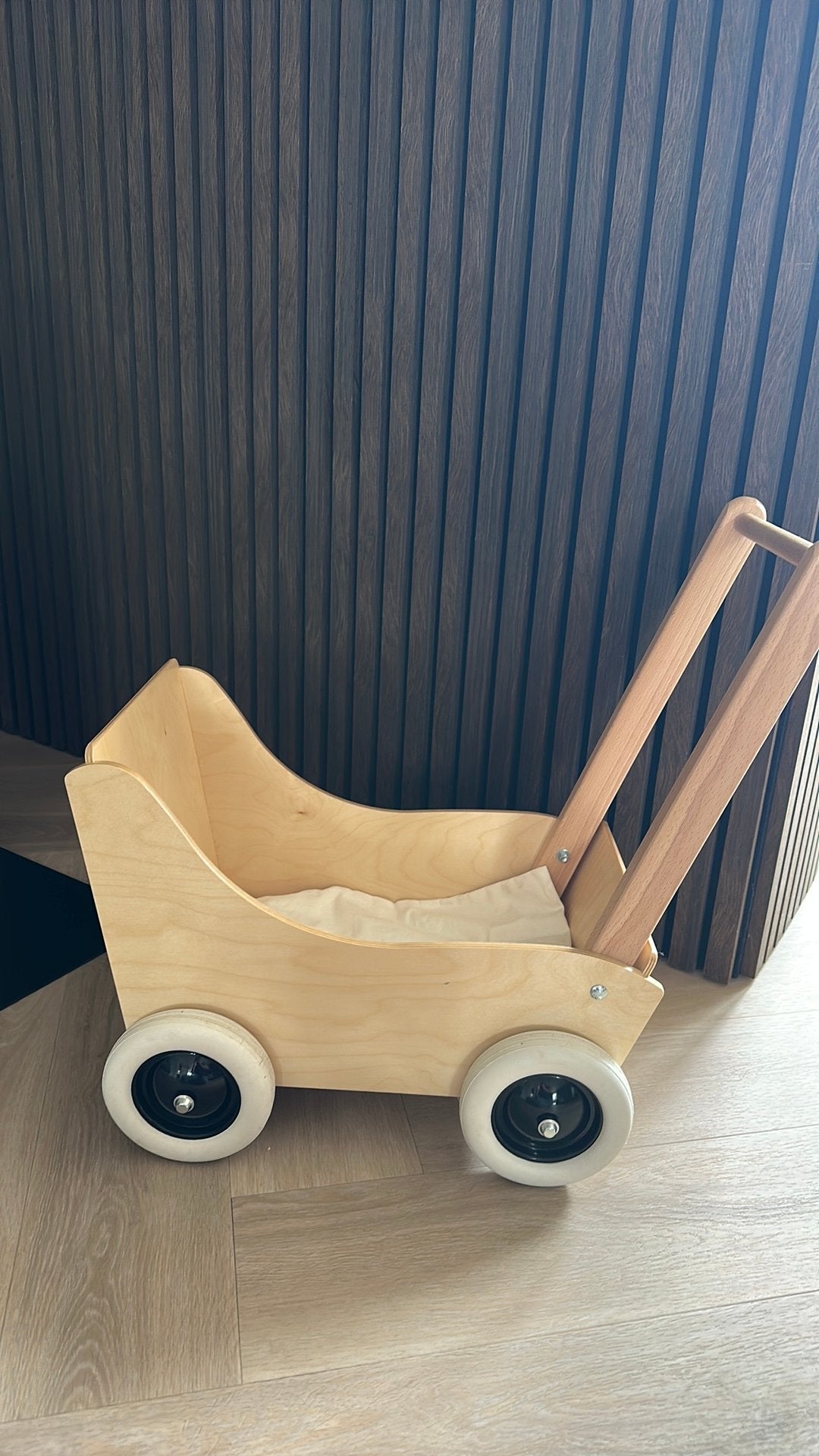 Poppenwagen/loopwagen, Ophalen, Zo goed als nieuw, Duw- of Trekspeelgoed