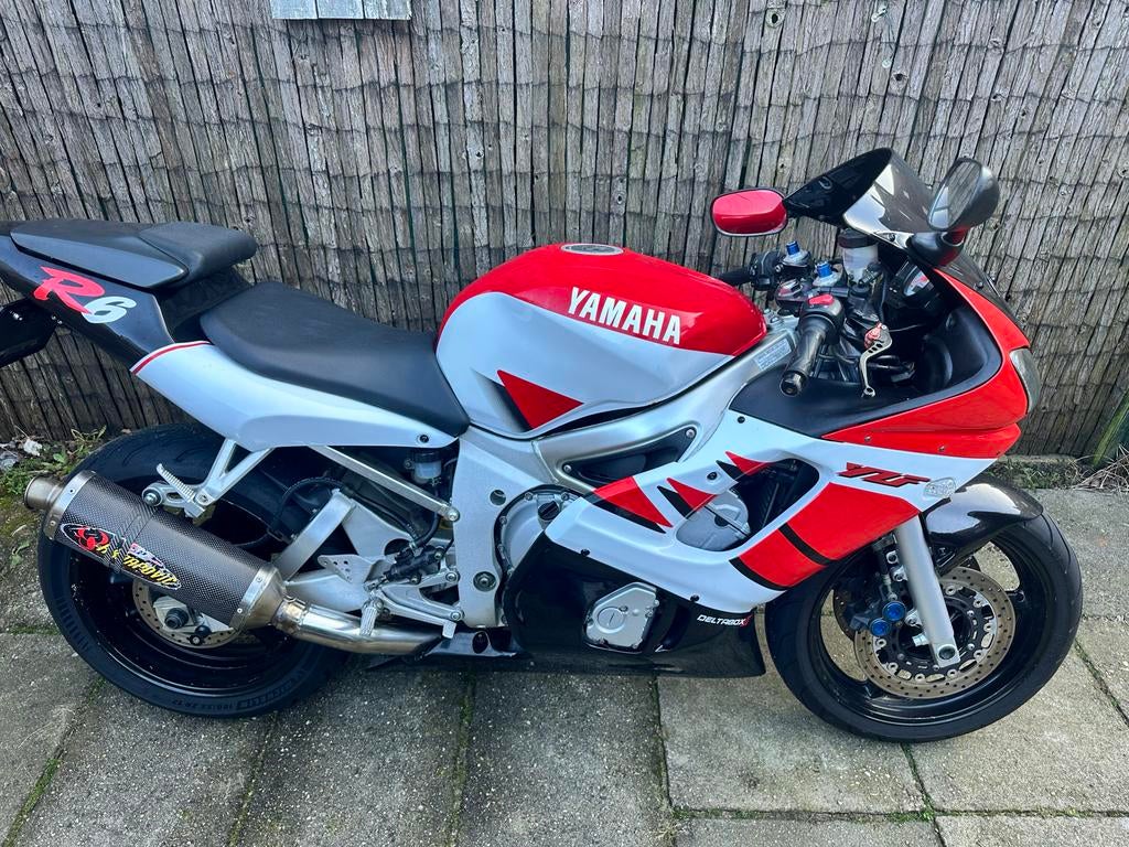 Yamaha R6 - 2002 -, Motoren, Motoren | Yamaha, Particulier, Super Sport, meer dan 35 kW, Motorrijbewijs A, Sportuitlaat, Handgeschakeld