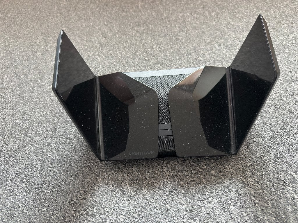 netgear nighthawk rax200 – high-end wifi 6 router (tri-band), Computers en Software, Routers en Modems, Ophalen of Verzenden, Zo goed als nieuw