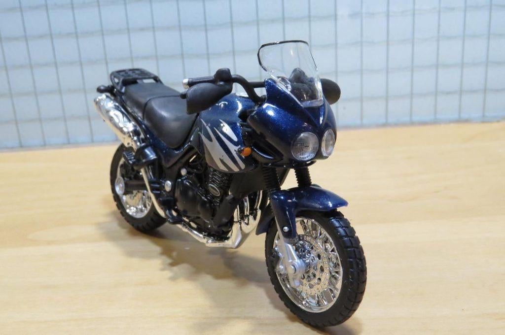 Triumph Tiger 1:18 blister, Maisto, May Cheong Group France S.A.S., Nieuw, Ophalen of Verzenden