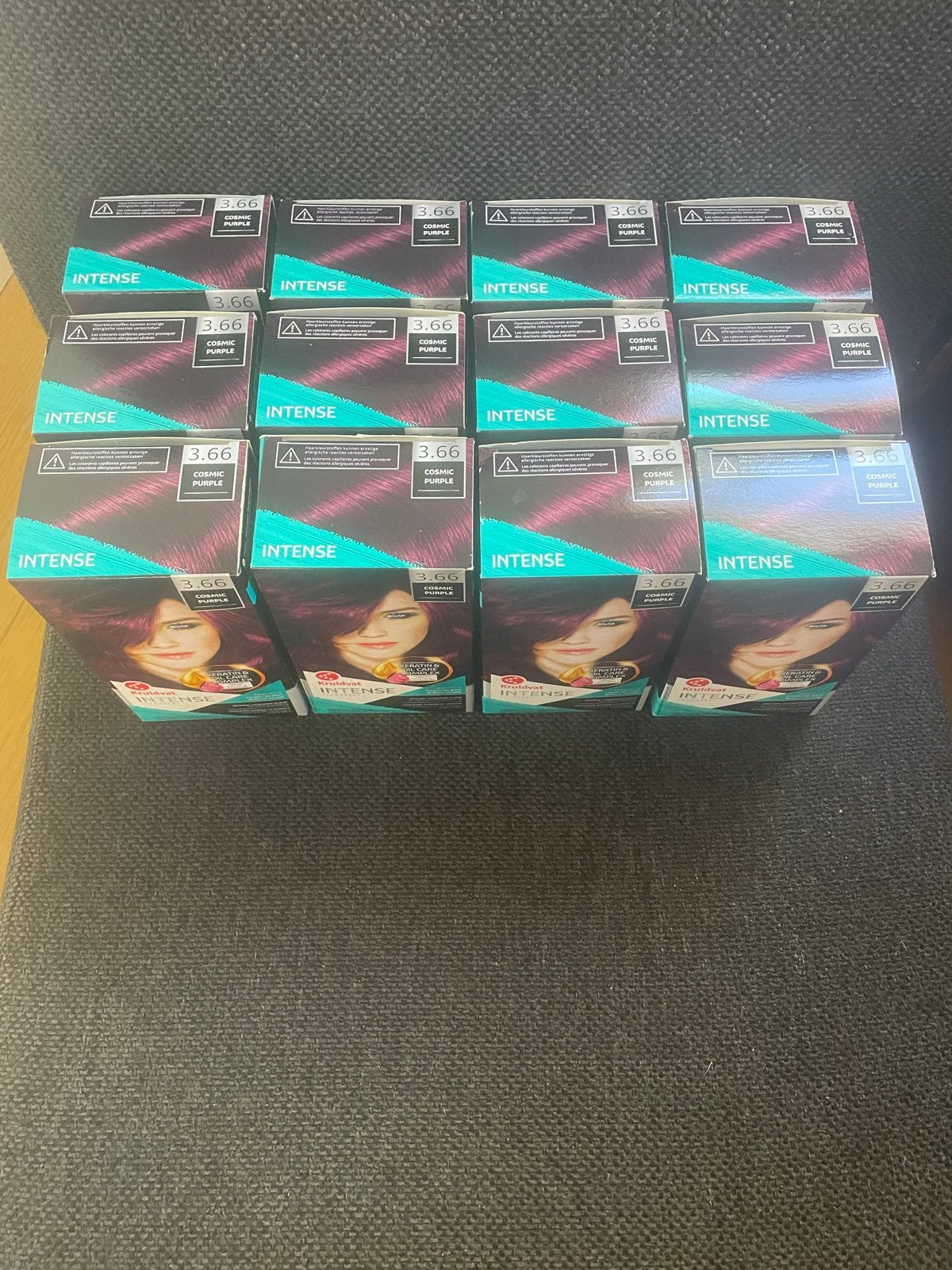 Kruidvat Intense Haarverf 3.66 Cosmic Purple (12 stuks), Sieraden, Tassen en Uiterlijk, Uiterlijk | Haarverzorging, Ophalen of Verzenden