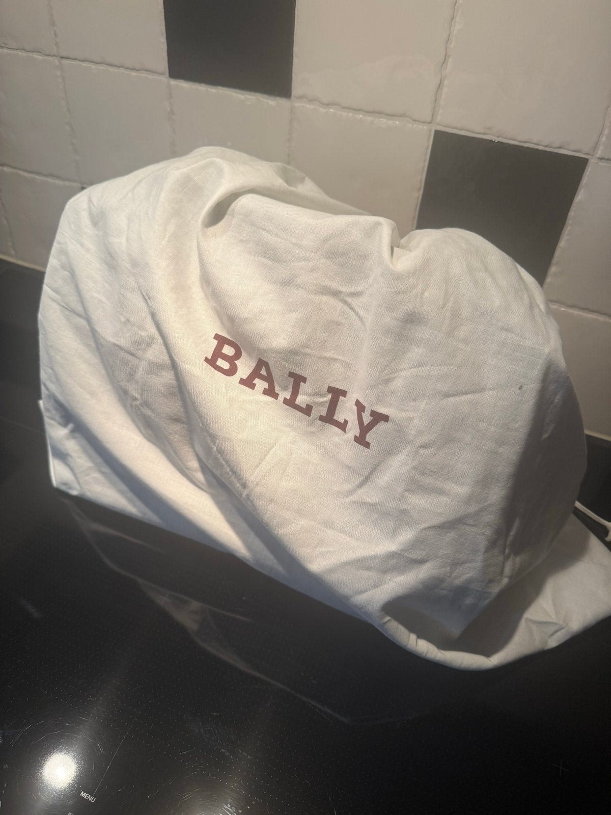 Bally Handtas Zwart Saffiano Leer - Nieuwstaat, Ophalen of Verzenden, Nieuw, Zwart, Handtas