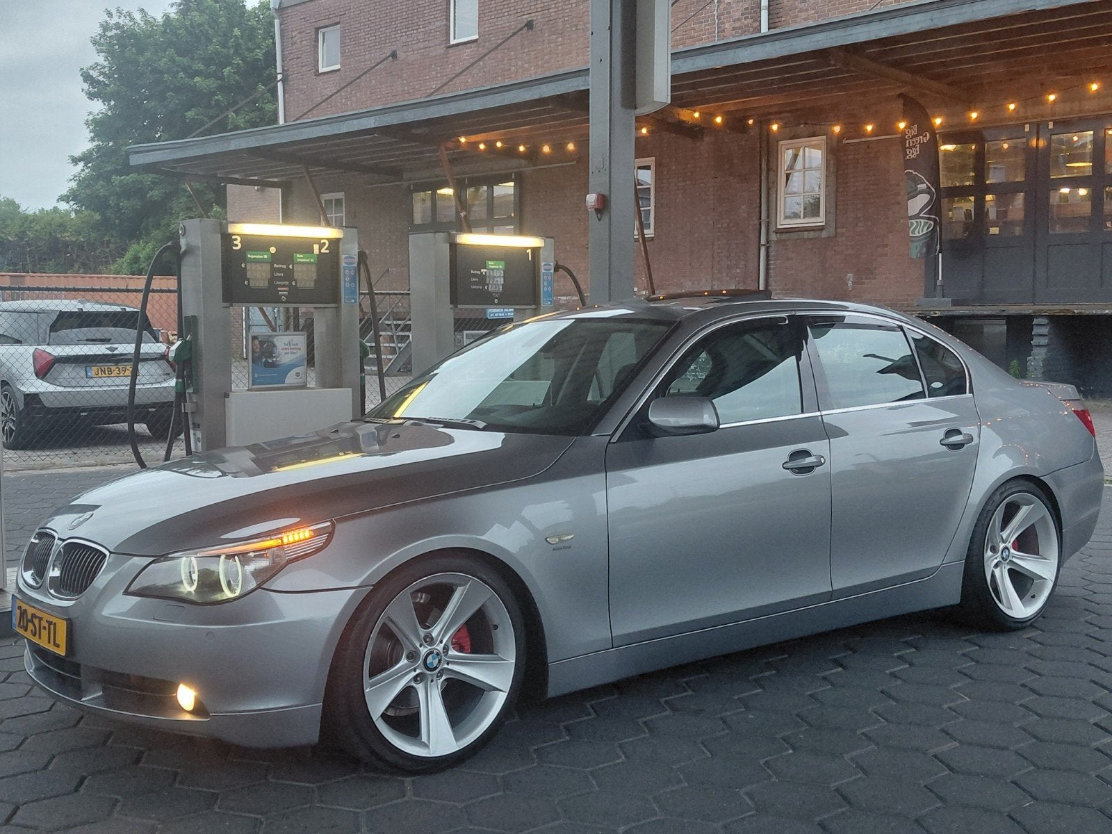 Zeer mooie BMW 525d M57 Goed onderhouden!, Auto's, Achterwielaandrijving, 2497 cc, 2000 kg, Leder