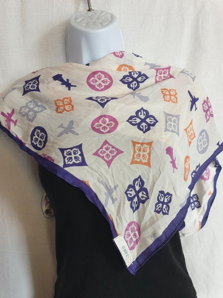 Mooi sjaaltje, wit met patroon 75x75 merk Jago, Maat 38/40 (M), ., Ophalen of Verzenden, Zo goed als nieuw
