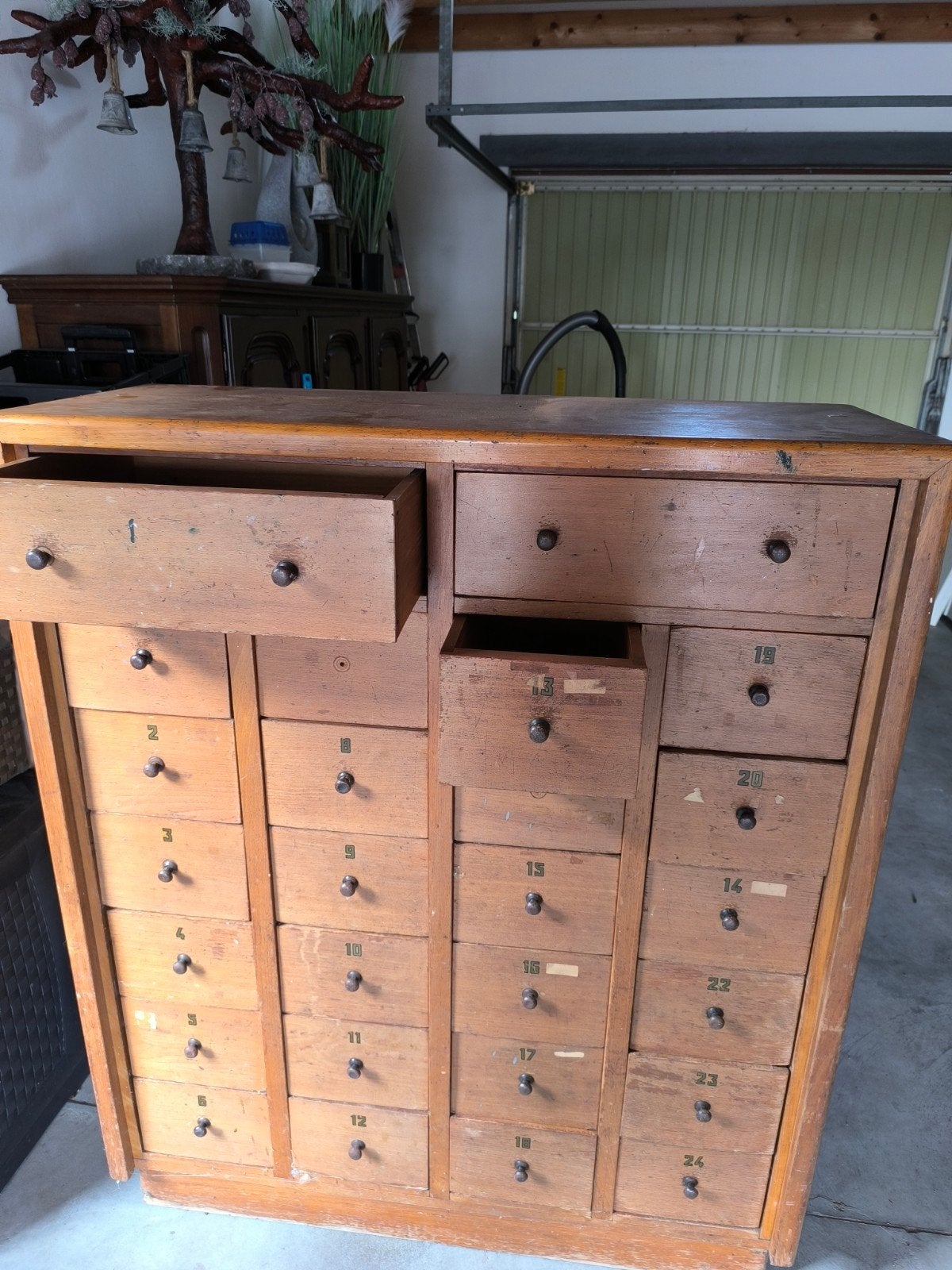 Vintage houten apothekerskast met 26 laden, Ophalen