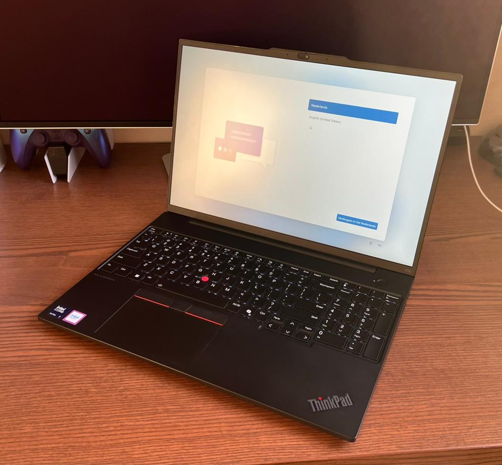 Lenovo Thinkpad E16 Gen 2 - 16 inch, Ophalen, 2 tot 3 Ghz, Qwerty, Zo goed als nieuw