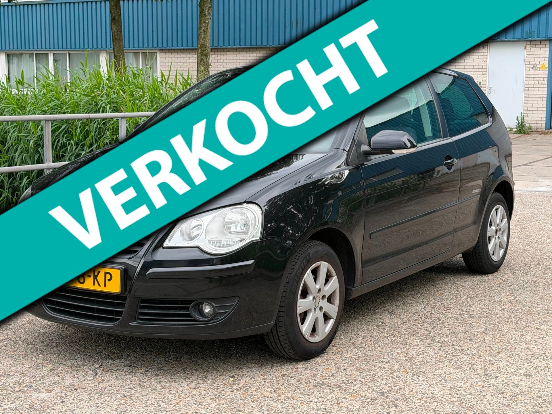 Volkswagen Polo 1.4-16V Trendline Airco! Stoelverwarming LM, Voorwielaandrijving, Gebruikt, 4 cilinders, Zwart