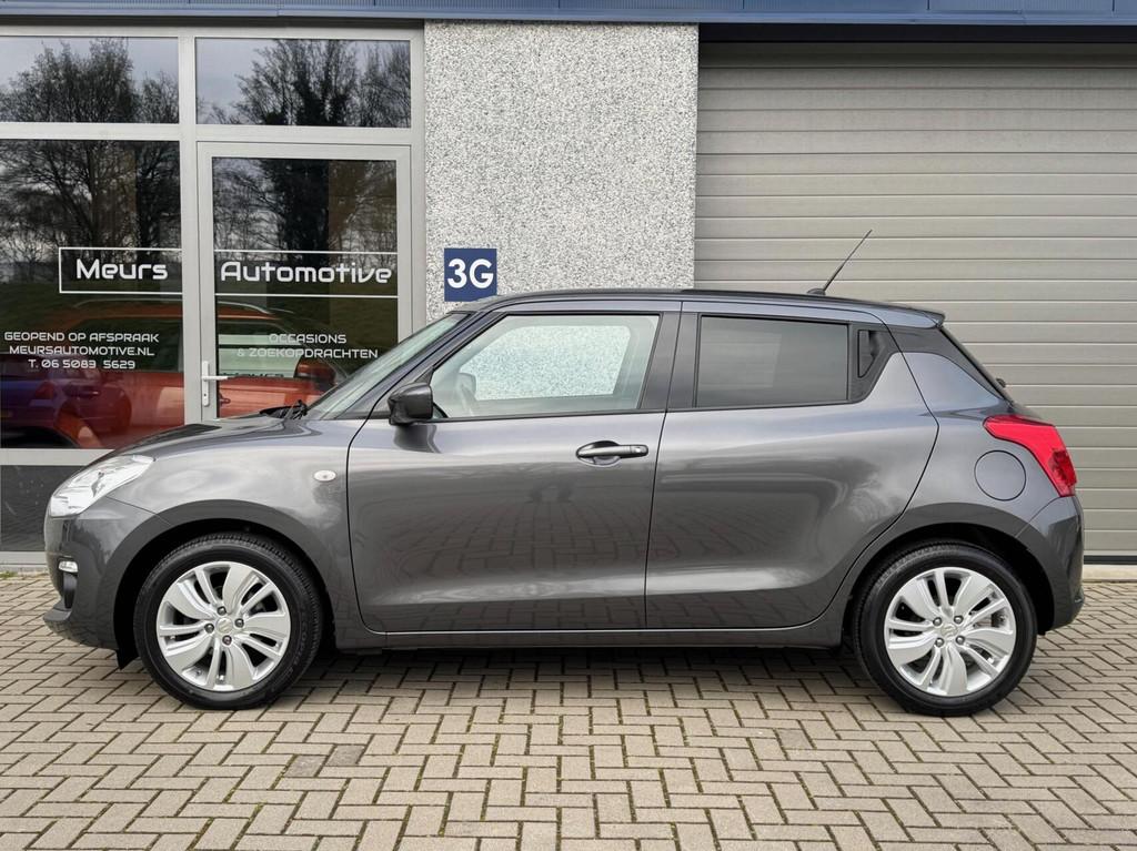 Suzuki Swift 1.0 Select CarPlay/Stoelverw/Navi/Airco/Camera/, Voorwielaandrijving, Stof, Gebruikt, Zwart